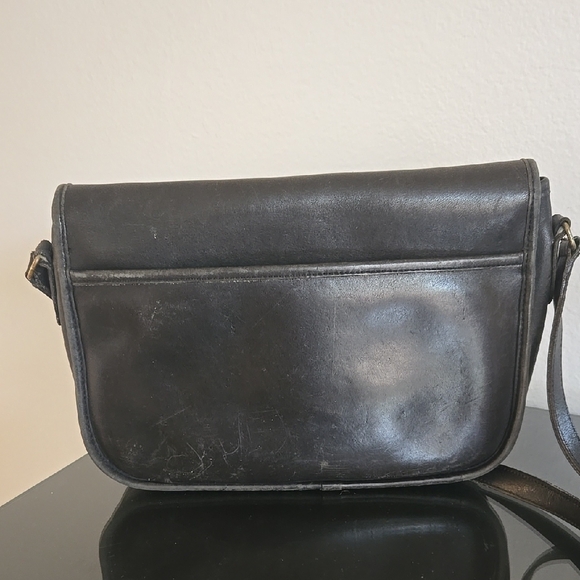 Classic Black Leather Shoulder Bag - Picture 6 of 11